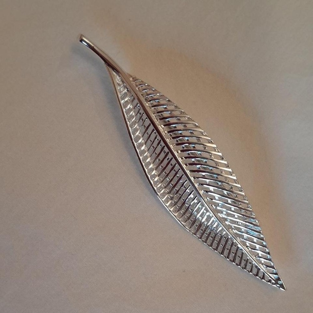 Silver Tone Leaf Pin Brooch Elegant Nature Inspired Statement Jewelry